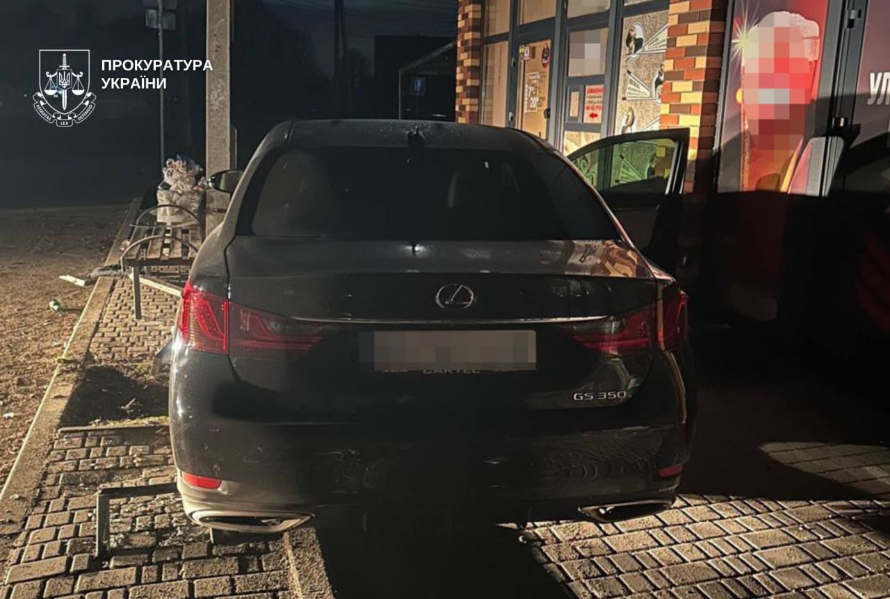 П'яний водій на Lexus збив двох дівчат і втік: суд обрав запобіжний захід